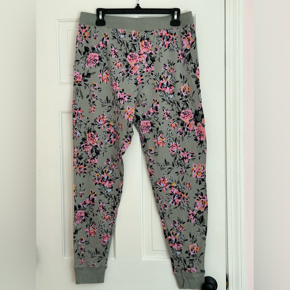 Vera Bradley floral joggers - Picture 2 of 2